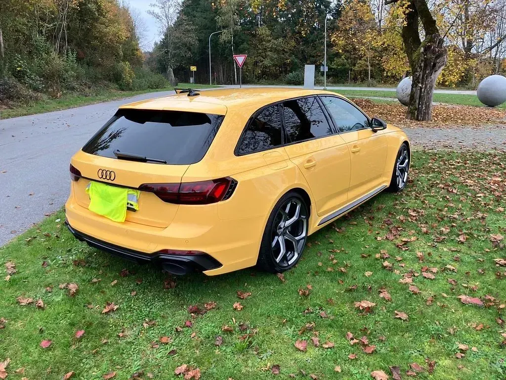 Usata Audi RS4 Sport 470 CV (345 kW) 2024 Giallo Station wagon