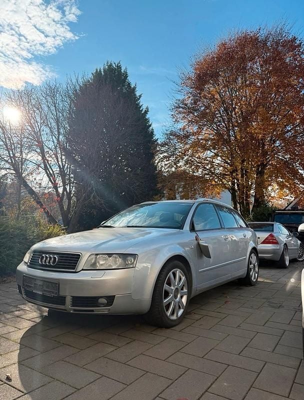 Silber Gebraucht 2002 Audi A4 S-Line Kombi | 1.200 € (Superpreis) - Bild 1/4