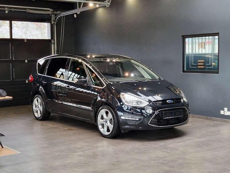 Schwarz Gebraucht 2014 Ford S-MAX Titanium Van / Kleinbus | 5.999 € (Superpreis) - Bild 1/2