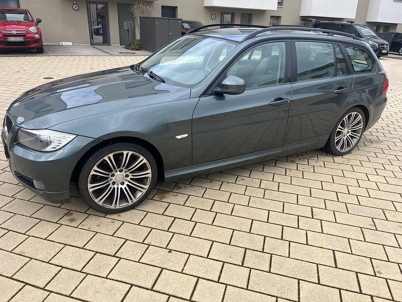 Gebraucht BMW 320 177 PS (130 kW) 2009 Grün Kombi