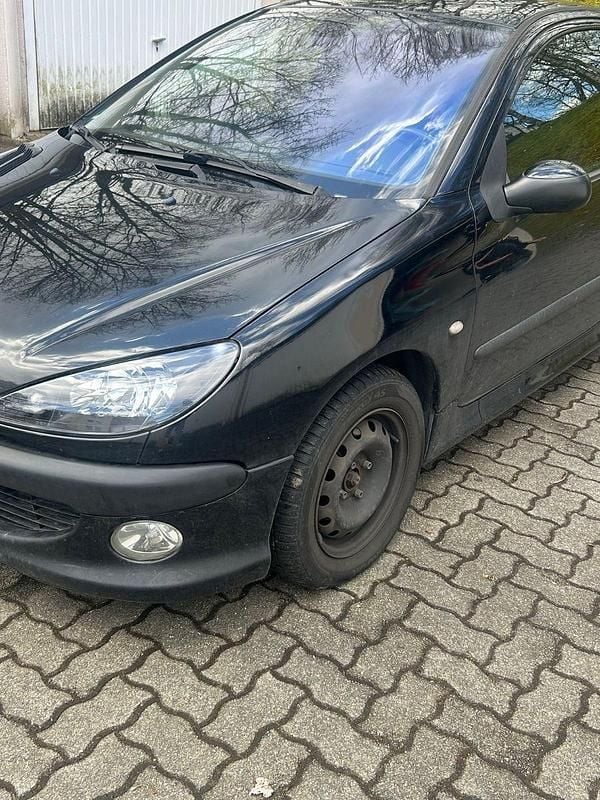 Gebraucht Peugeot 206 75 PS (55 kW) 2002 Schwarz Kleinwagen