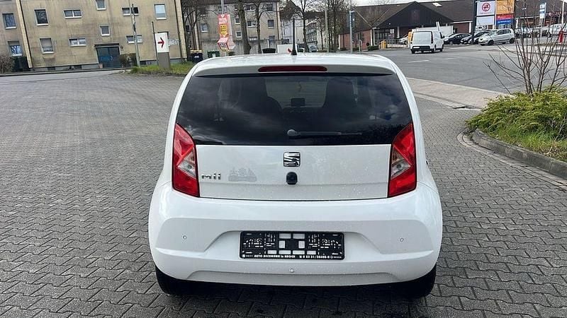 Gebraucht Seat Mii Chic 60 PS (44 kW) 2015 Weiß Kleinwagen
