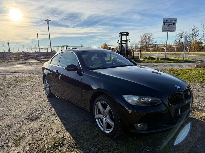 Schwarz Gebraucht 2007 BMW 330 Sport Line Coupé | 9.499 € (Superpreis) - Bild 1/4