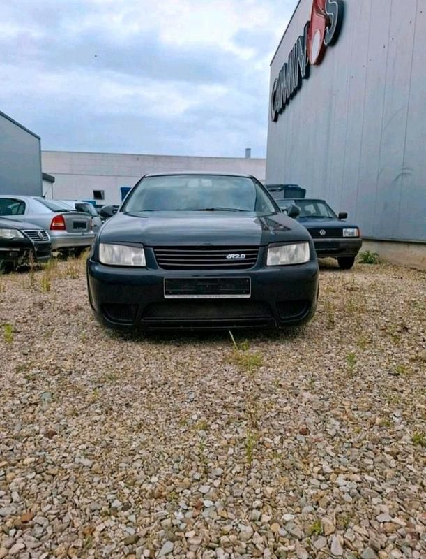 Gebraucht VW Bora 115 PS (84 kW) 2000 Schwarz Limousine