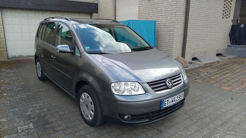 Grau Gebraucht 2006 VW Touran Goal Van / Kleinbus | 1.700 € (Guter Preis) - Bild 1/4
