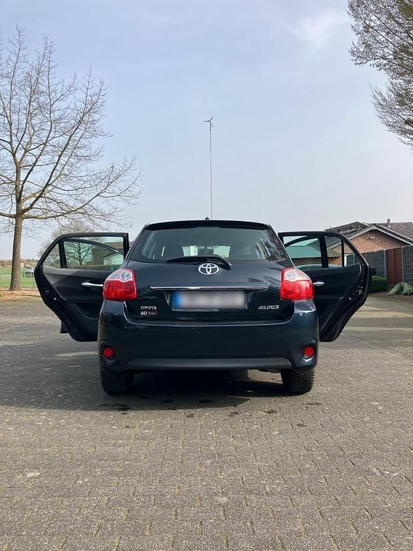Gebraucht Toyota Auris 99 PS (72 kW) 2012 Blau Kleinwagen