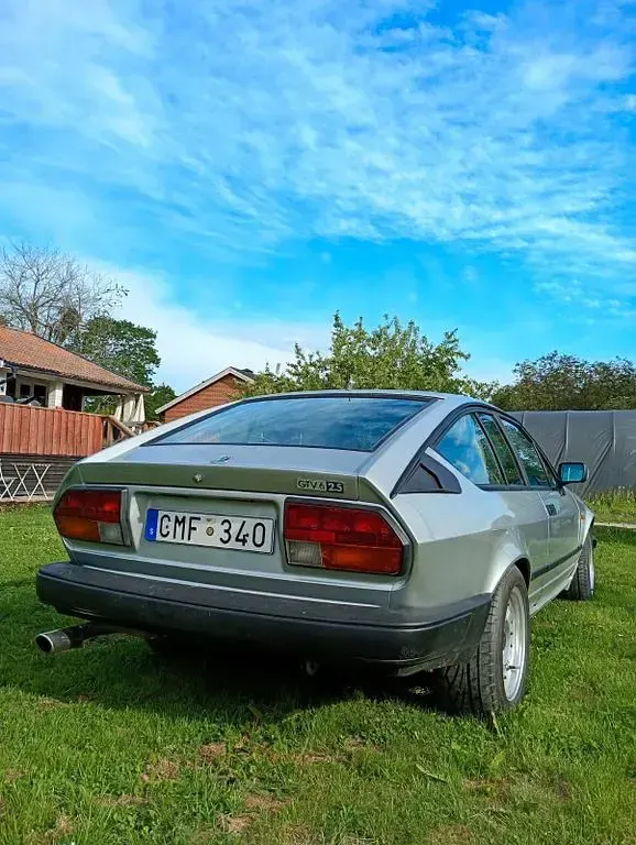 Gebraucht Alfa Romeo GTV 156 PS (114 kW) 1984 Silber Coupé