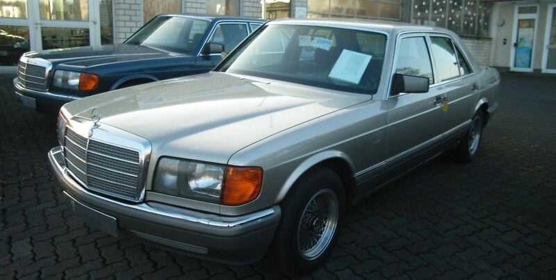 Beige Gebraucht 1988 Mercedes S260 Limousine | 8.000 € - Bild 1/4