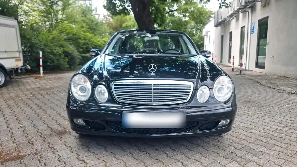 Gebraucht Mercedes E200 122 PS (89 kW) 2006 Schwarz Limousine