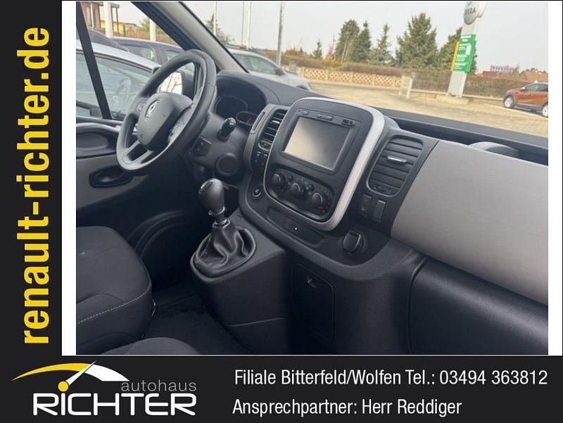 Gebraucht Renault Trafic Expression 145 PS (106 kW) 2016 Grau Van / Kleinbus