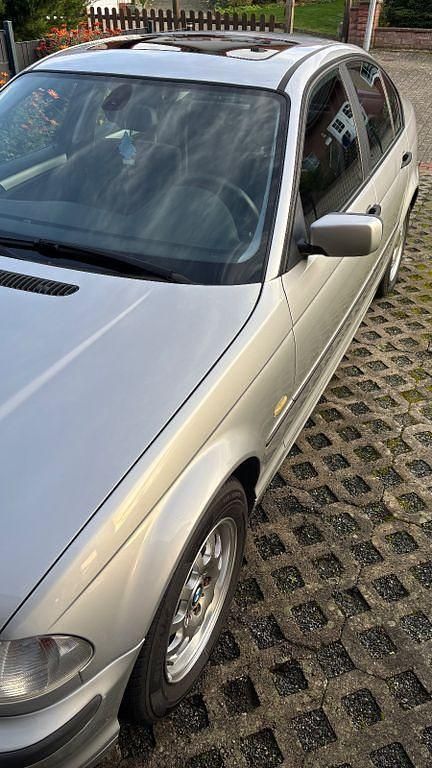 Silber Gebraucht 2001 BMW 316 Sport Line Limousine | 2.300 € (Guter Preis) - Bild 1/4