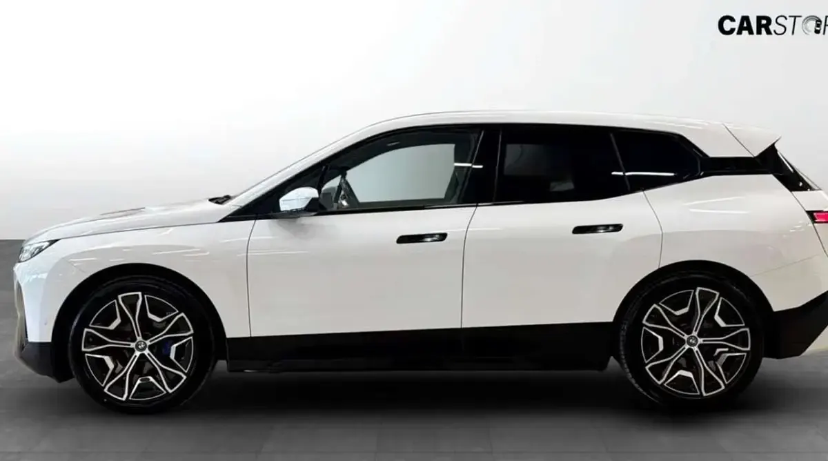 Gebraucht BMW iX Sport Line 484 kW (659 PS) 2022 Alpinweiss iii SUV