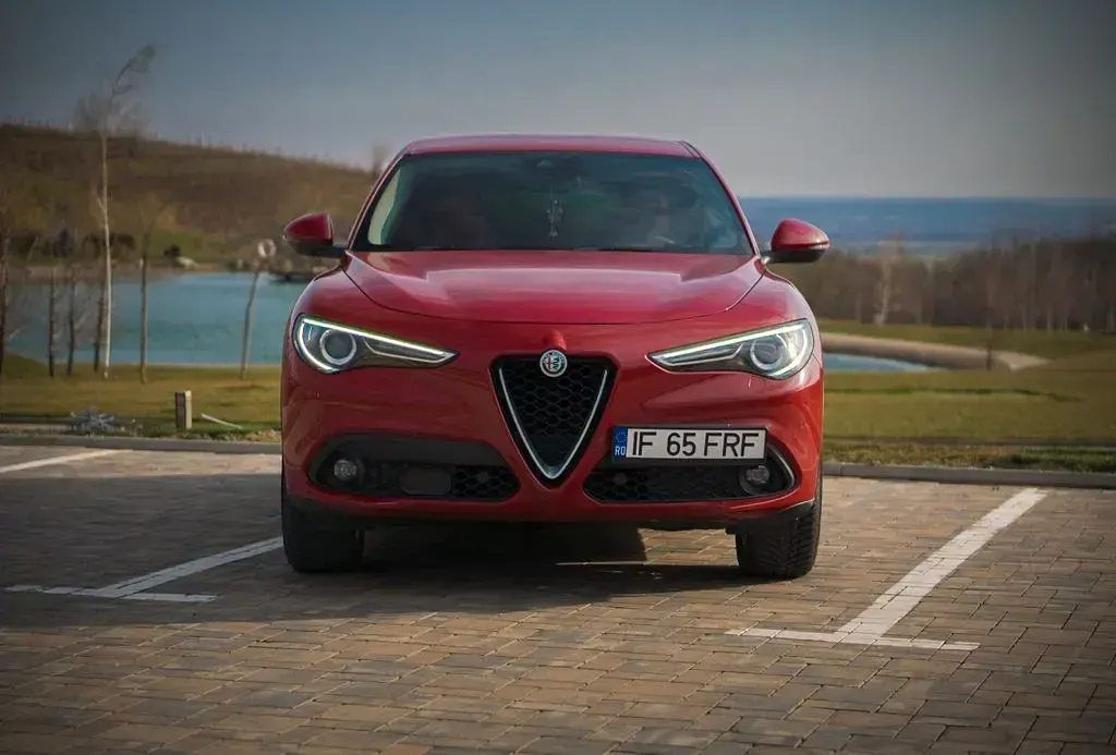 Gebraucht Alfa Romeo Stelvio Super 209 PS (153 kW) 2017 Rot SUV