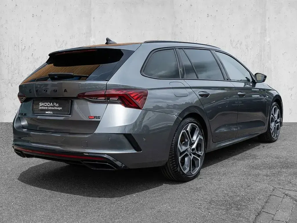 Gebraucht Skoda Octavia Plus Edition 200 PS (147 kW) 2023 Graphitegrau (metallic) Kombi