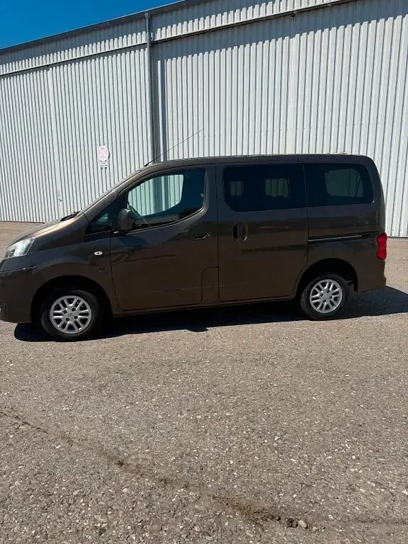 Gebraucht Nissan Evalia 110 PS (80 kW) 2015 Braun Van / Kleinbus