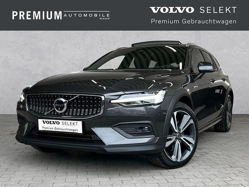 Gebraucht Volvo V60 CC Ultimate 197 PS (144 kW) 2024 Grau Kombi