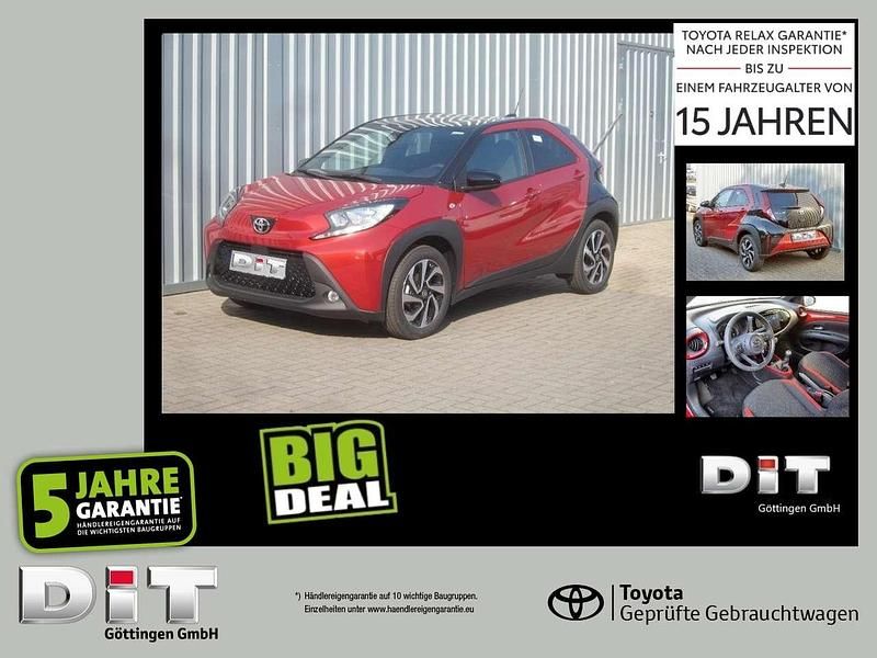 Neu Toyota Aygo 72 PS (52 kW) 2025 Chilired perleff. / dach schw Kleinwagen
