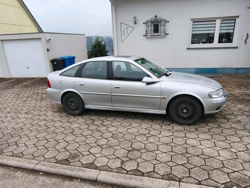 Gebraucht Opel Vectra 116 PS (85 kW) 2000 Silber Limousine