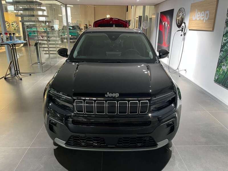 Neu Jeep Avenger Summit 110 PS (80 kW) 2025 Schwarz SUV