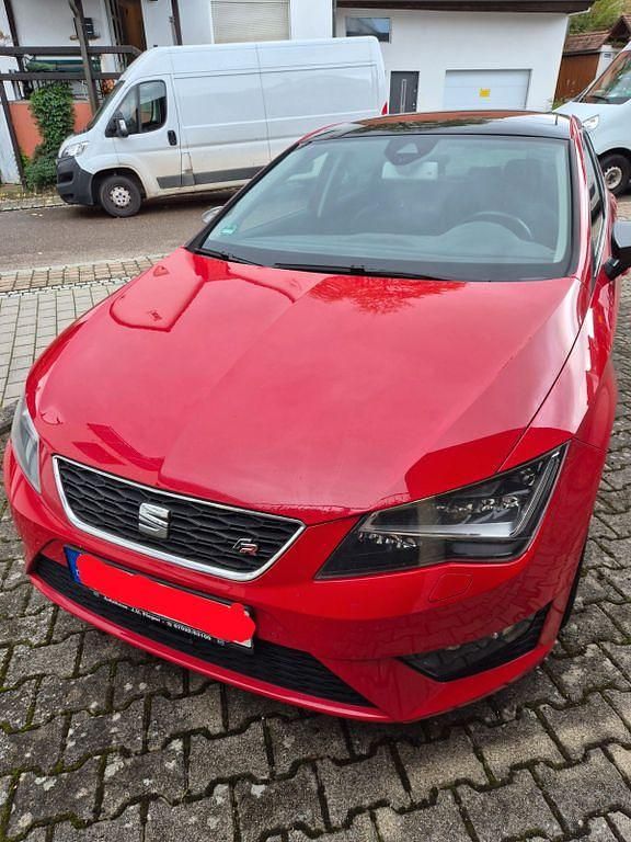 Rot Gebraucht 2013 Seat Leon FR Limousine | 10.800 € (Fairer Preis) - Bild 1/4