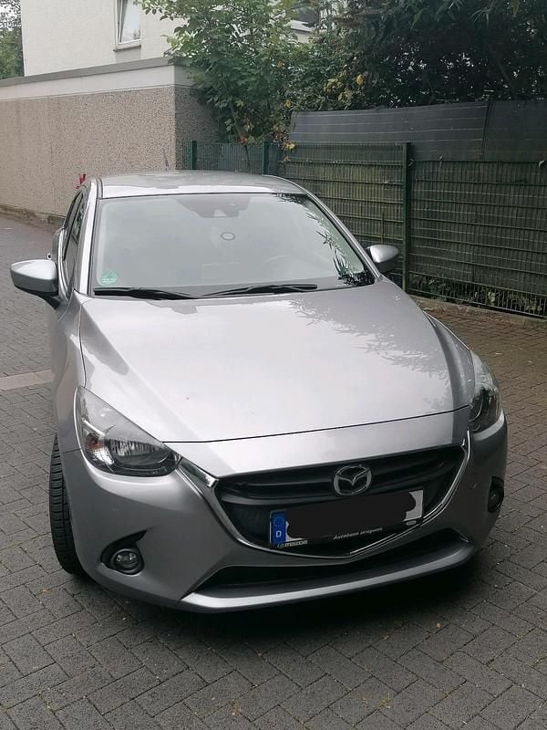 Silber Gebraucht 2015 Mazda 2 Exclusive-Line Kleinwagen | 10.550 € (Fairer Preis) - Bild 1/4