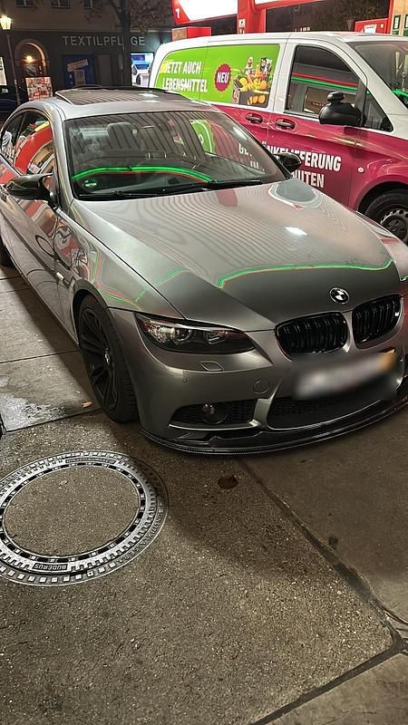 Grau Gebraucht 2006 BMW 330 Coupé | 9.500 € (Guter Preis) - Bild 1/4