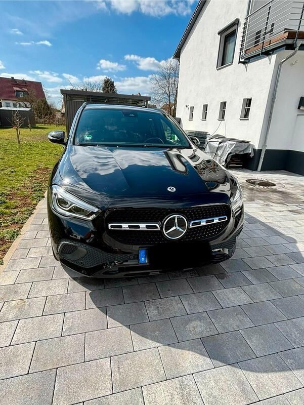 Schwarz Gebraucht 2022 Mercedes GLA180 Progressive SUV | 28.000 € (Superpreis) - Bild 1/4