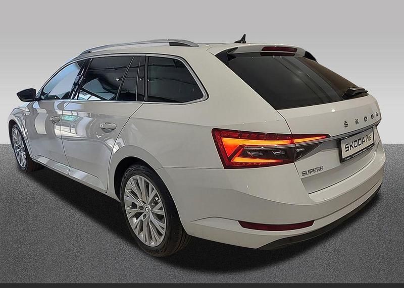 Gebraucht Skoda Superb Style 150 PS (110 kW) 2024 Weiß Kombi