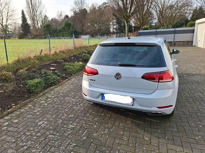 Gebraucht VW Golf VII Join 110 PS (80 kW) 2018 Weiß Limousine