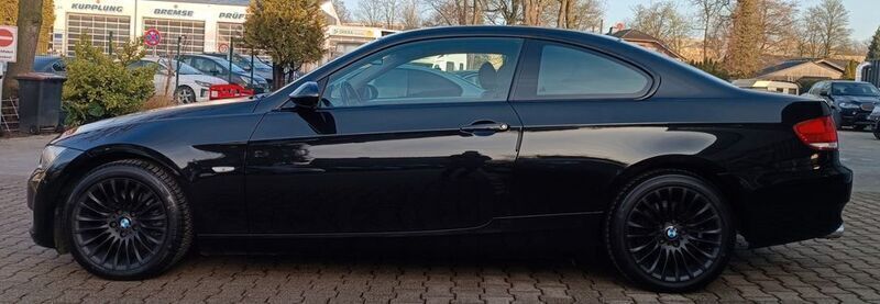Gebraucht BMW 325 Shadowline 218 PS (160 kW) 2007 Schwarz Coupé