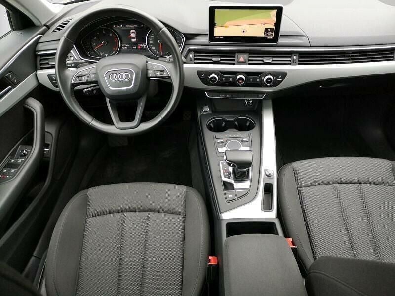 Gebraucht Audi A4 150 PS (110 kW) 2017 Grau Limousine