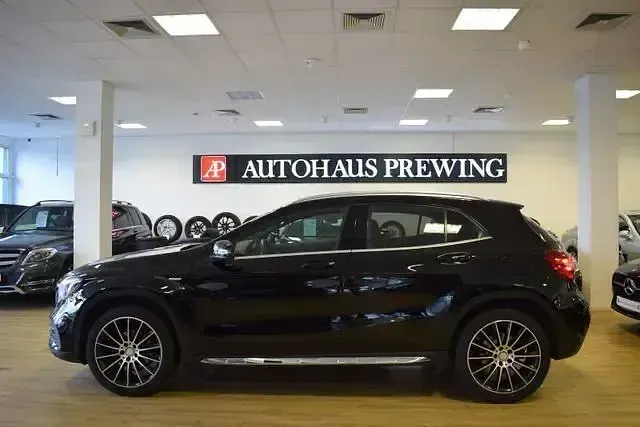 Używany Mercedes GLA180 AMG line 2017 Czarny SUV
