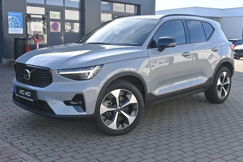 Gebraucht Volvo XC40 Plus 163 PS (119 kW) 2025 Grau SUV