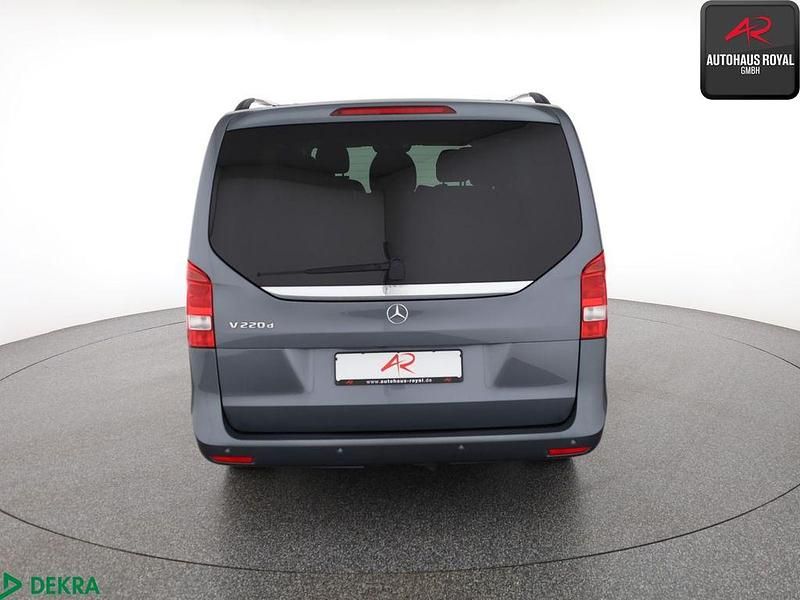 Gebraucht Mercedes V220 Sport 163 PS (119 kW) 2017 Flintgrau Van / Kleinbus
