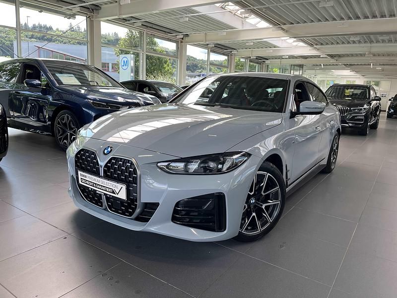 Grau Gebraucht 2024 BMW 420 Shadowline Coupé | 48.490 € (Etwas zu teuer) - Bild 1/4