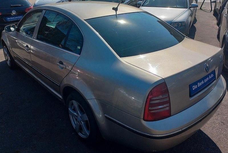 Gebraucht Skoda Superb 163 PS (119 kW) 2005 Beige Limousine