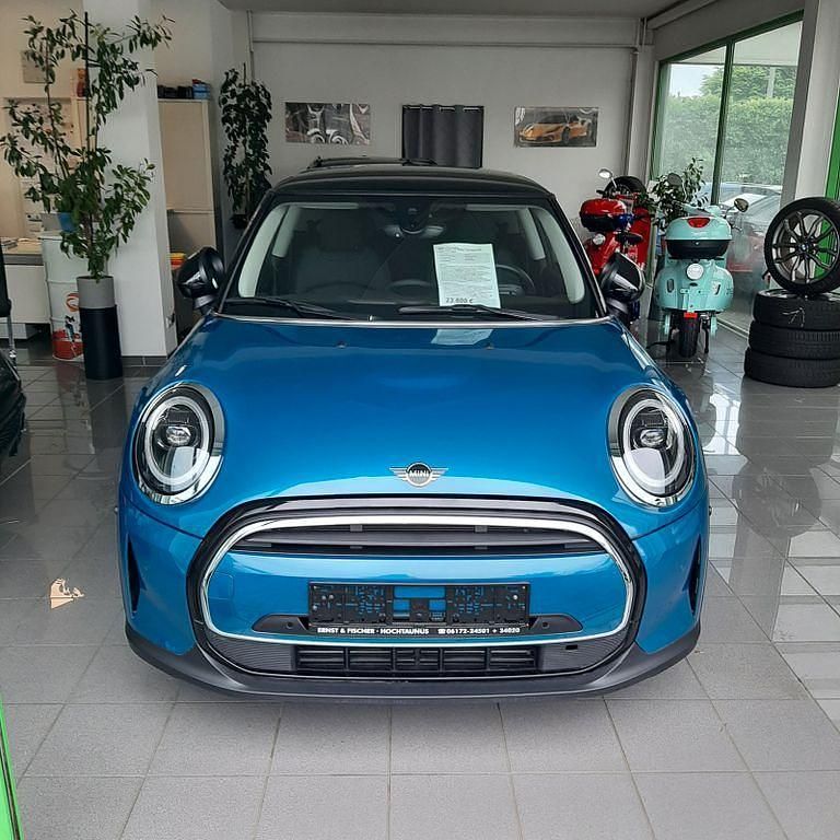 Blau Gebraucht 2023 Mini Cooper Classic Kleinwagen | 21.950 € (Fairer Preis) - Bild 1/4