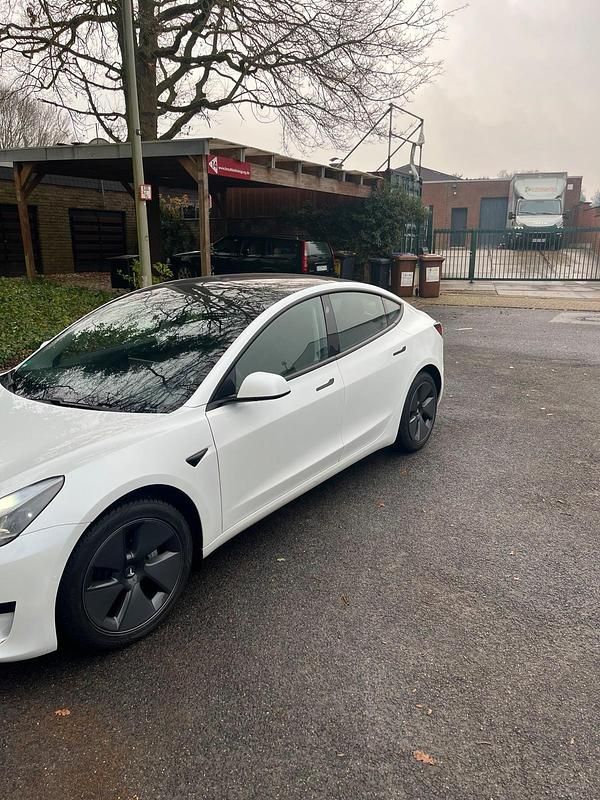 Gebraucht Tesla Model 3 Standard Range Plus 225 kW (306 PS) 2021 Weiß Limousine