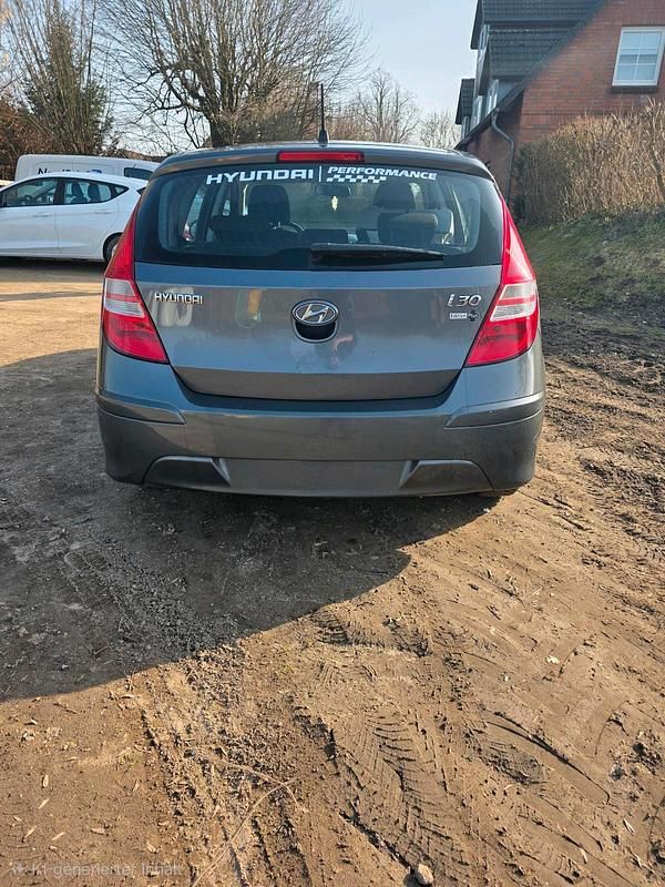 Gebraucht Hyundai i30 107 PS (78 kW) 2010 Grau Coupé