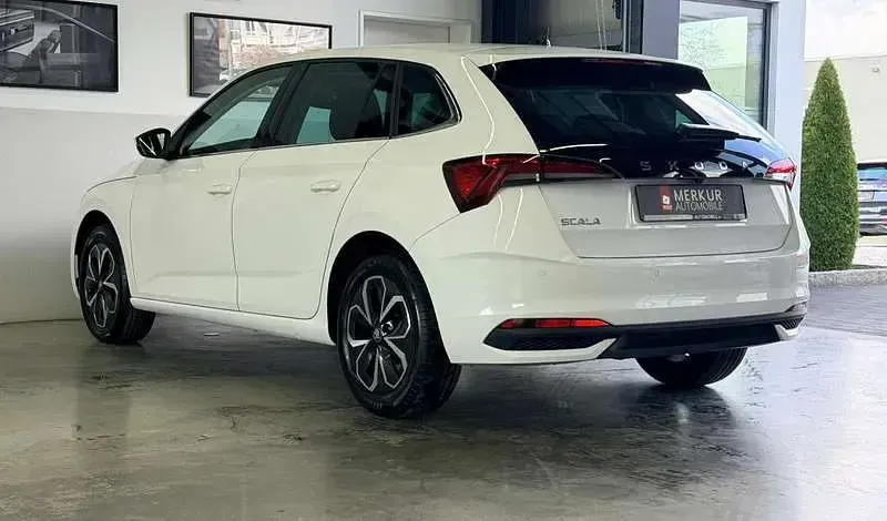 Gebraucht Skoda Scala Selection 116 PS (85 kW) 2025 Weiß Kleinwagen
