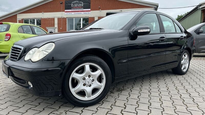 Schwarz Gebraucht 2004 Mercedes C180 Limousine | 1.799 € (Superpreis) - Bild 1/4