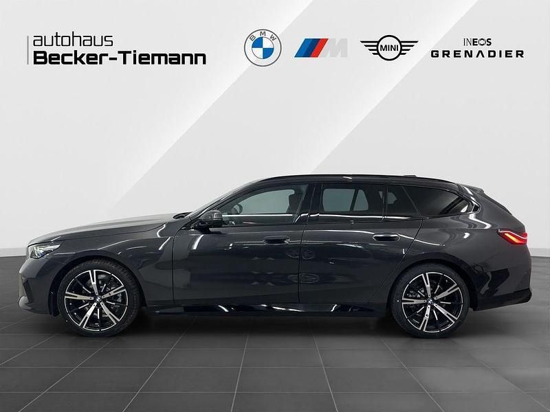 Neu BMW 520 Exclusive 197 PS (144 kW) 2026 Grau Kombi
