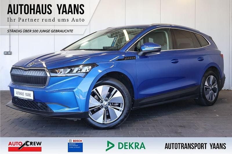 Modra race/race blue Gebraucht 2021 Skoda Enyaq iV Loft SUV | 24.389 € (Superpreis) - Bild 1/4