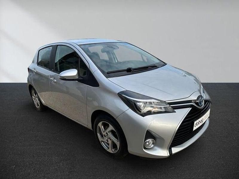 Gebraucht Toyota Yaris Hybrid 101 PS (74 kW) 2016 Silber Kleinwagen