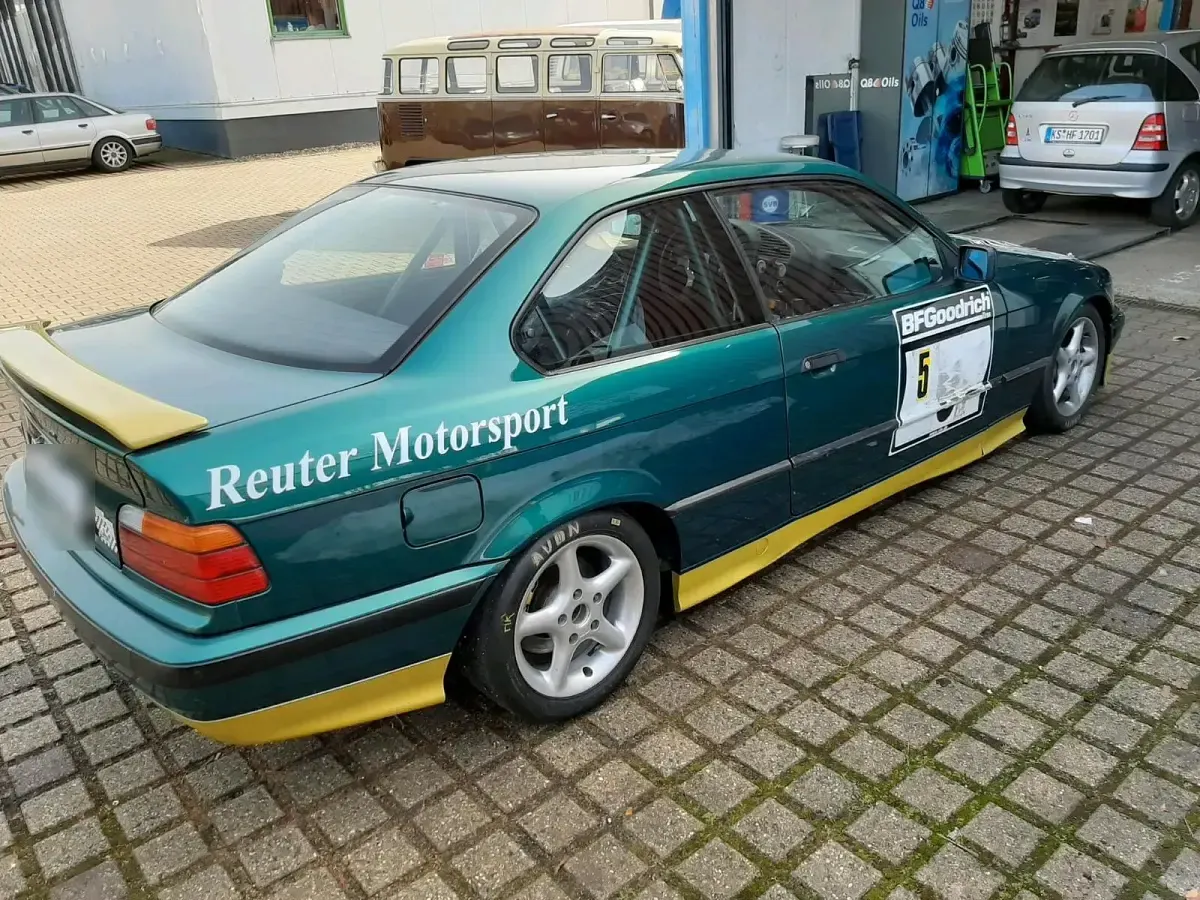 Gebraucht BMW 318 200 PS (147 kW) 1992 Grün Coupé