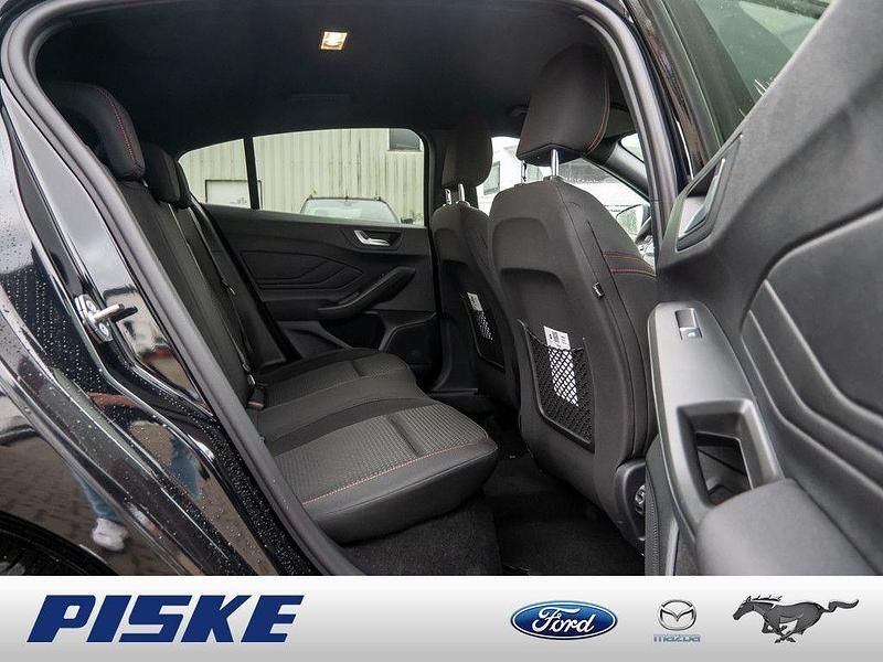 Gebraucht Ford Focus ST-Line 125 PS (91 kW) 2024 Obsidianschwarz Limousine