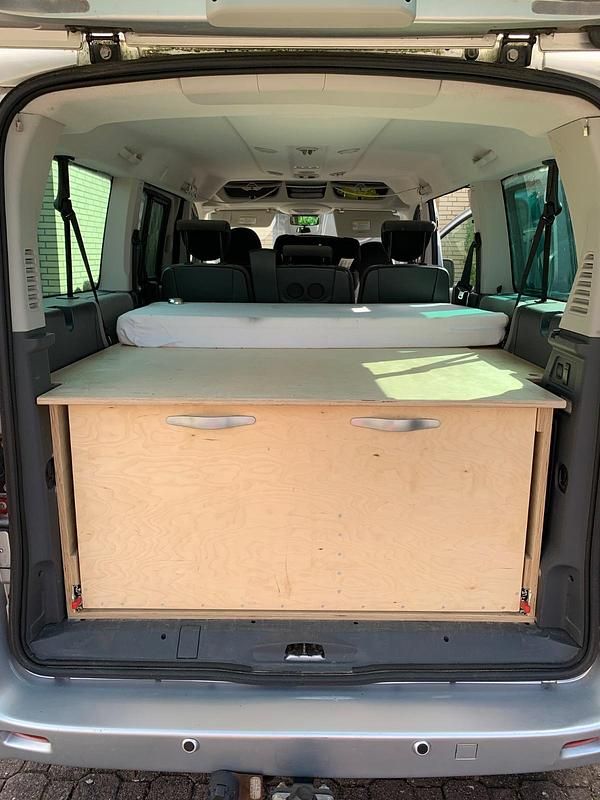 Gebraucht Peugeot TePee 163 PS (119 kW) 2012 Silber Van / Kleinbus