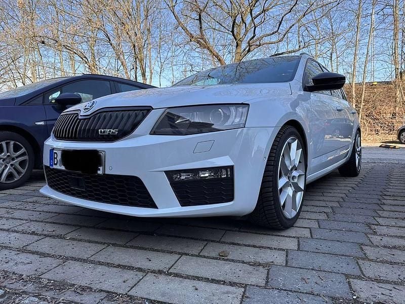 Gebraucht Skoda Octavia vRS 230 PS (169 kW) 2015 Weiß Kleinwagen