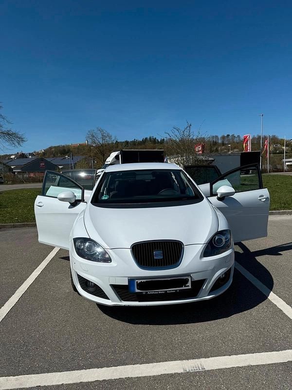 Gebraucht Seat Leon 105 PS (77 kW) 2012 Weiß Kleinwagen