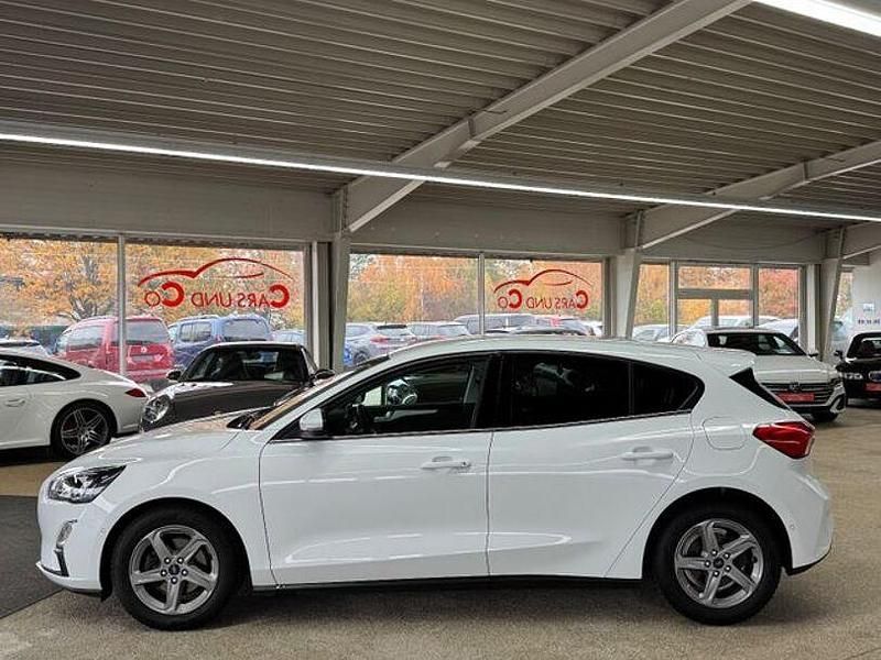 Gebraucht Ford Focus Cool & Connect 125 PS (91 kW) 2020 Weiß Limousine